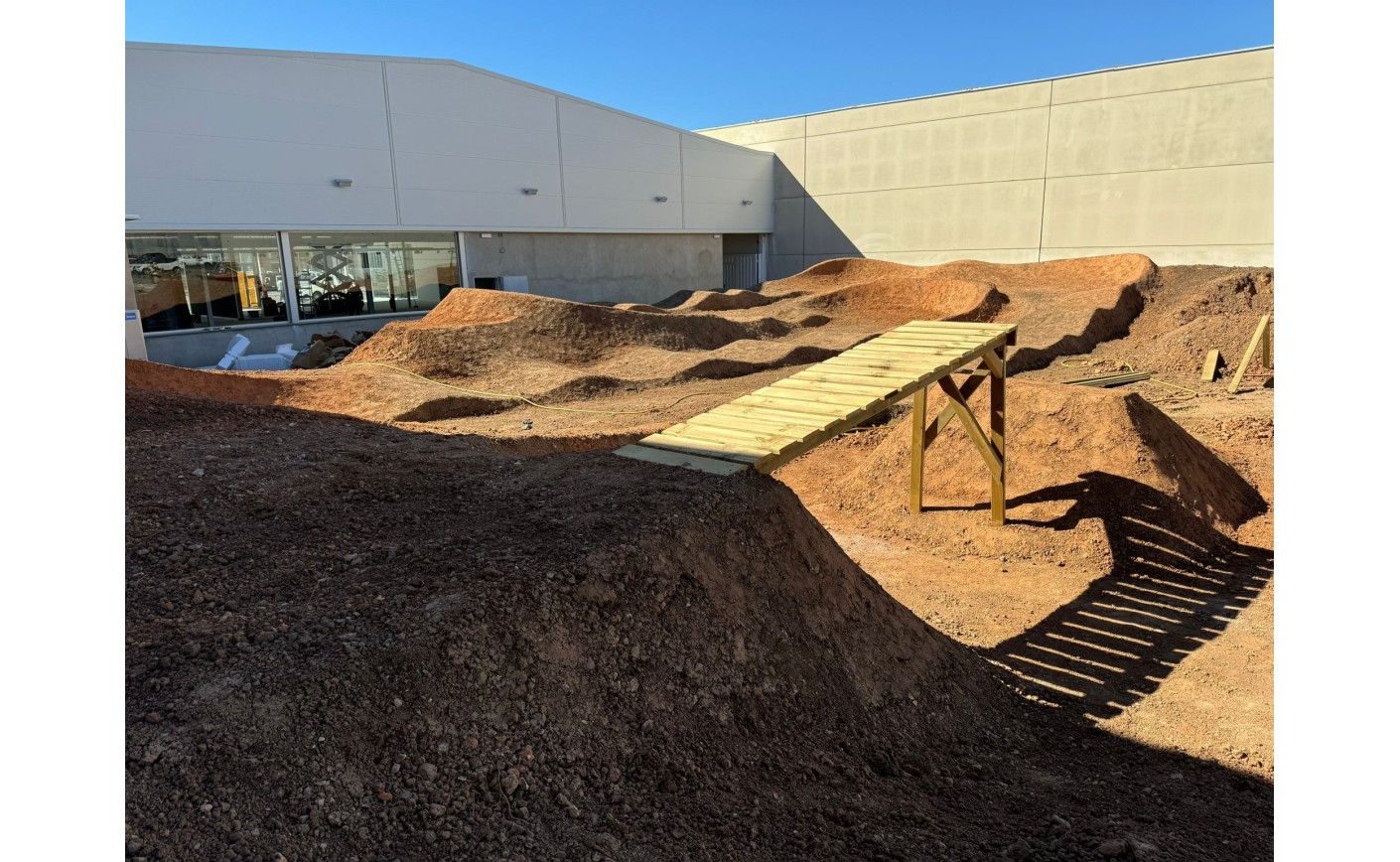 NUEVA ZONA PUMPTRACK EN LA NUEVA TIENDA DE EMEBIKES